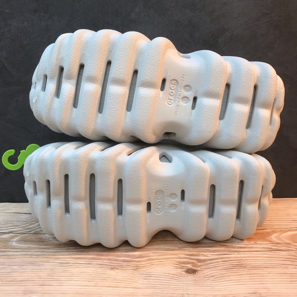 Crocs Echo Slide - Picture 12 of 16